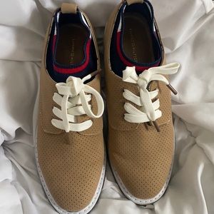 Tommy Hilfiger tie up oxfords